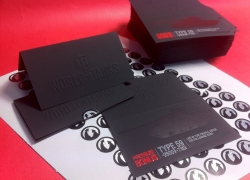Игровые карточки World Of Tanks. Выполнены на бумаге Touch cover, Black. Термоподъем, конгревное тиснение, нанесение переменных данных (паролей).
